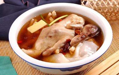 女人补气血养生秘方,花胶补气血汤做法及功效