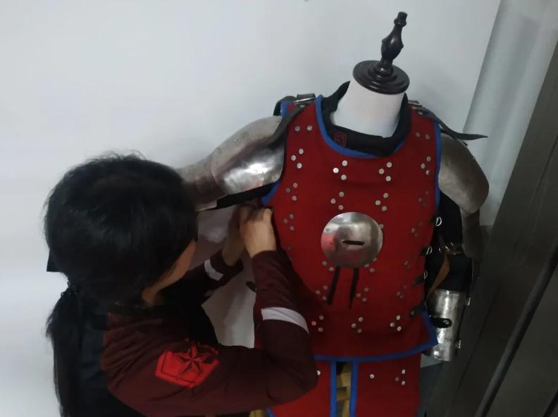 全甲格斗女队员,全甲格斗中国队为黄种人争光