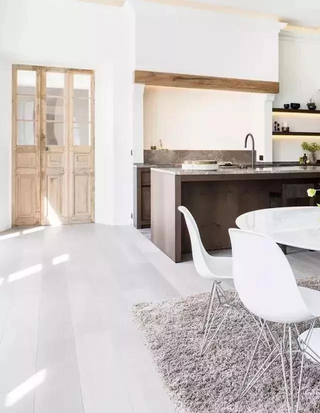 橱柜台面用大理石好还是石英石好,橱柜大理石台面宽度标准