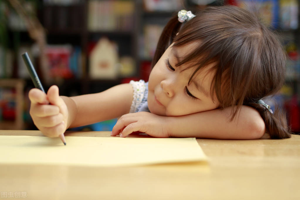 可怕的两岁该怎么教育,两岁半小孩教育引导方法正面管教