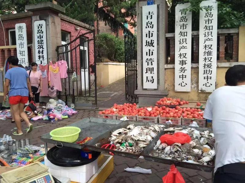 大家都在摆地摊真的赚钱吗,摆地摊真的一年能赚几十万吗