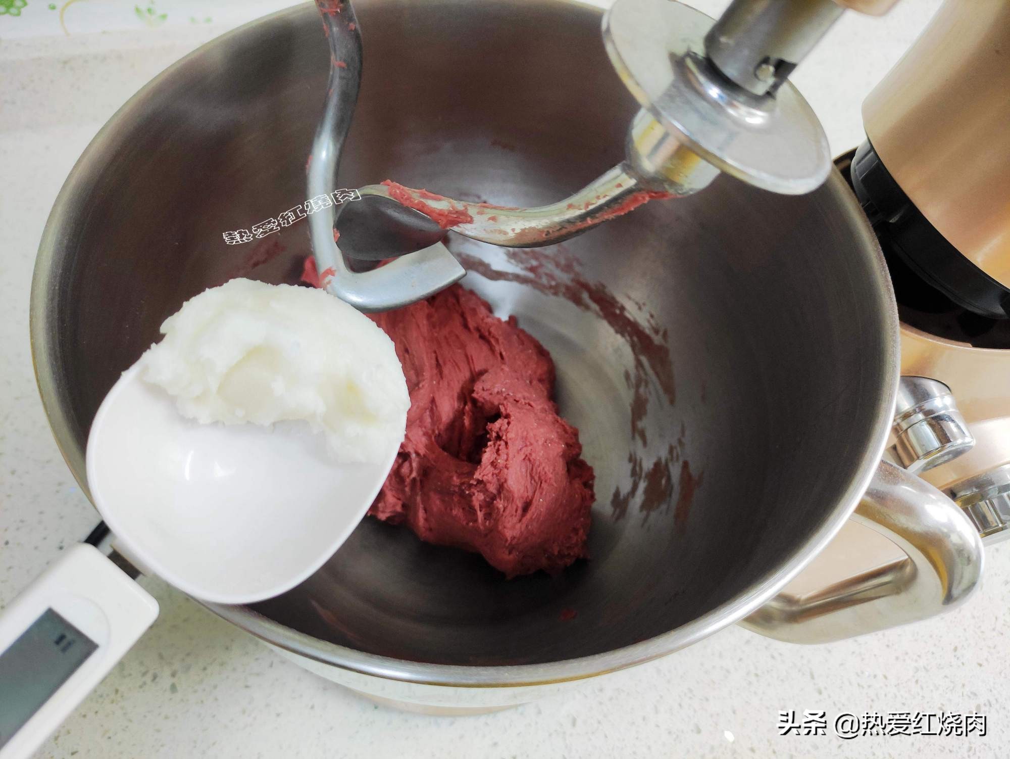 猪油能做吐司吗,烘焙猪油能做什么面包