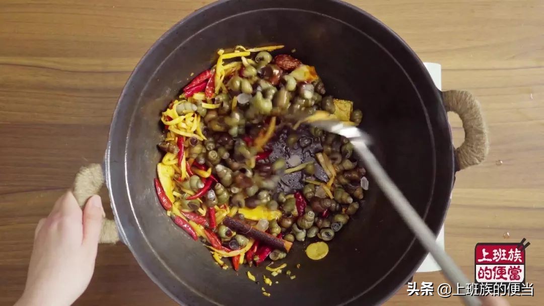 正宗柳州螺蛳粉汤底做法及配方,螺蛳粉好吃的吃法