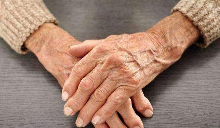 年轻人为啥会风湿病,年轻人为什么会得风湿关节炎