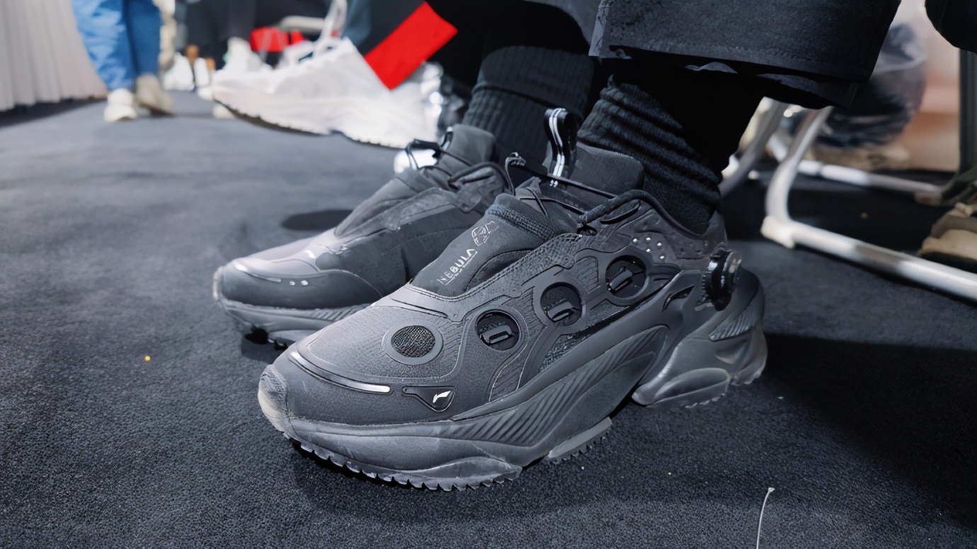 李宁时装周悟道鞋,李宁2018款悟道