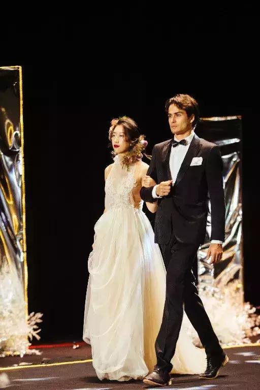 高定奢华婚纱秀,缎面婚纱大秀