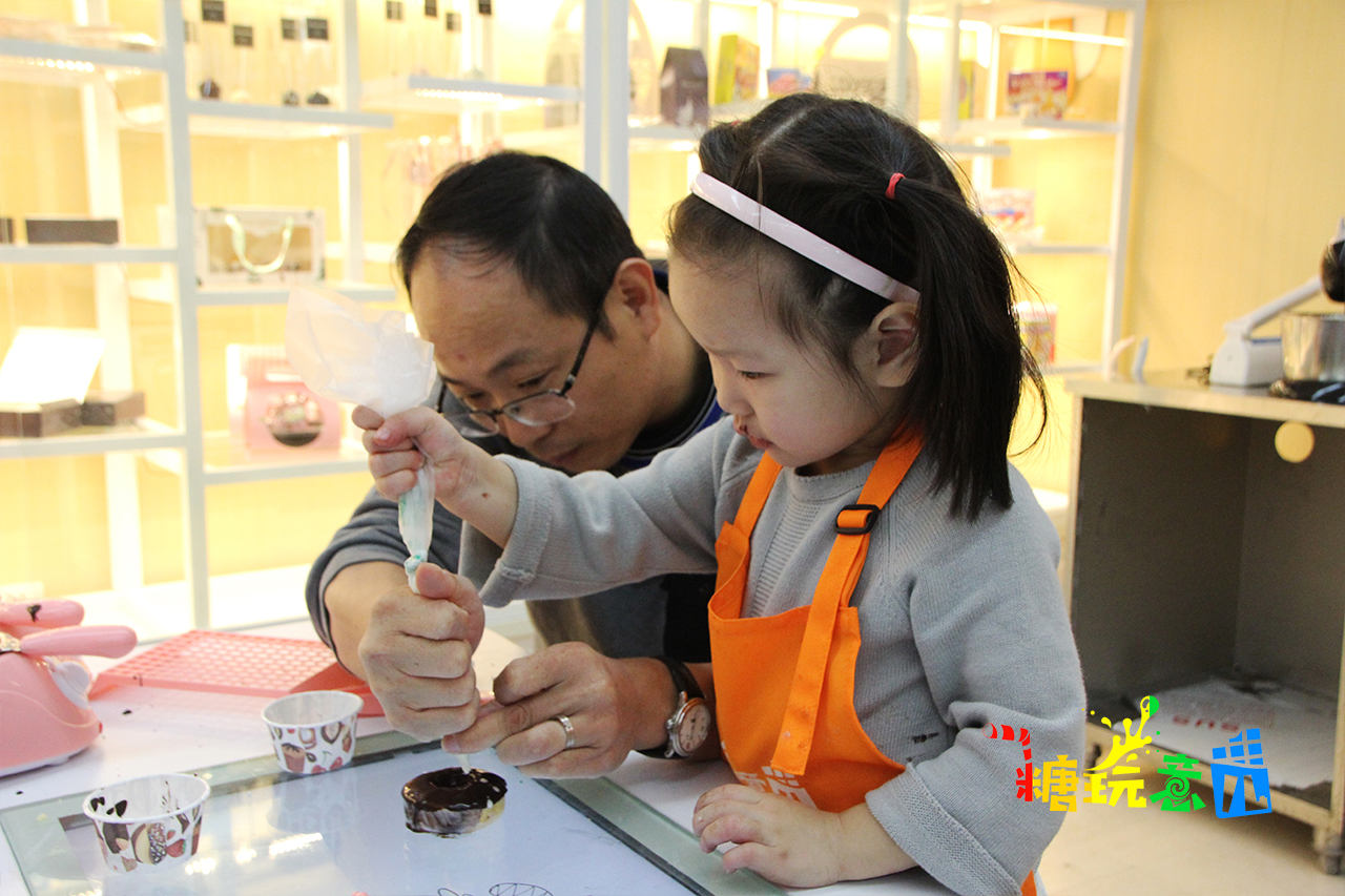 动漫奶茶店加盟哪家好,开一家奶茶店预计投资费用多少