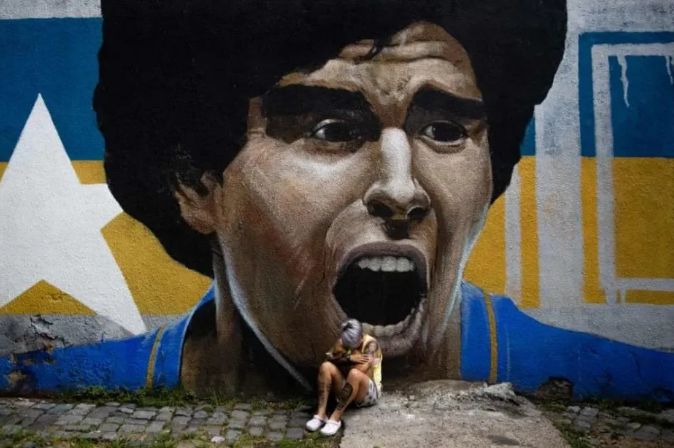 马拉多纳上帝之手拿冠军了吗,马拉多纳是梅西的什么人