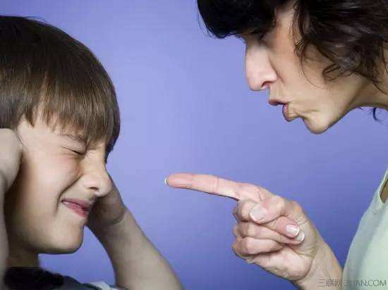 别给孩子无微不至的伤害,不要对孩子说恶毒的语言