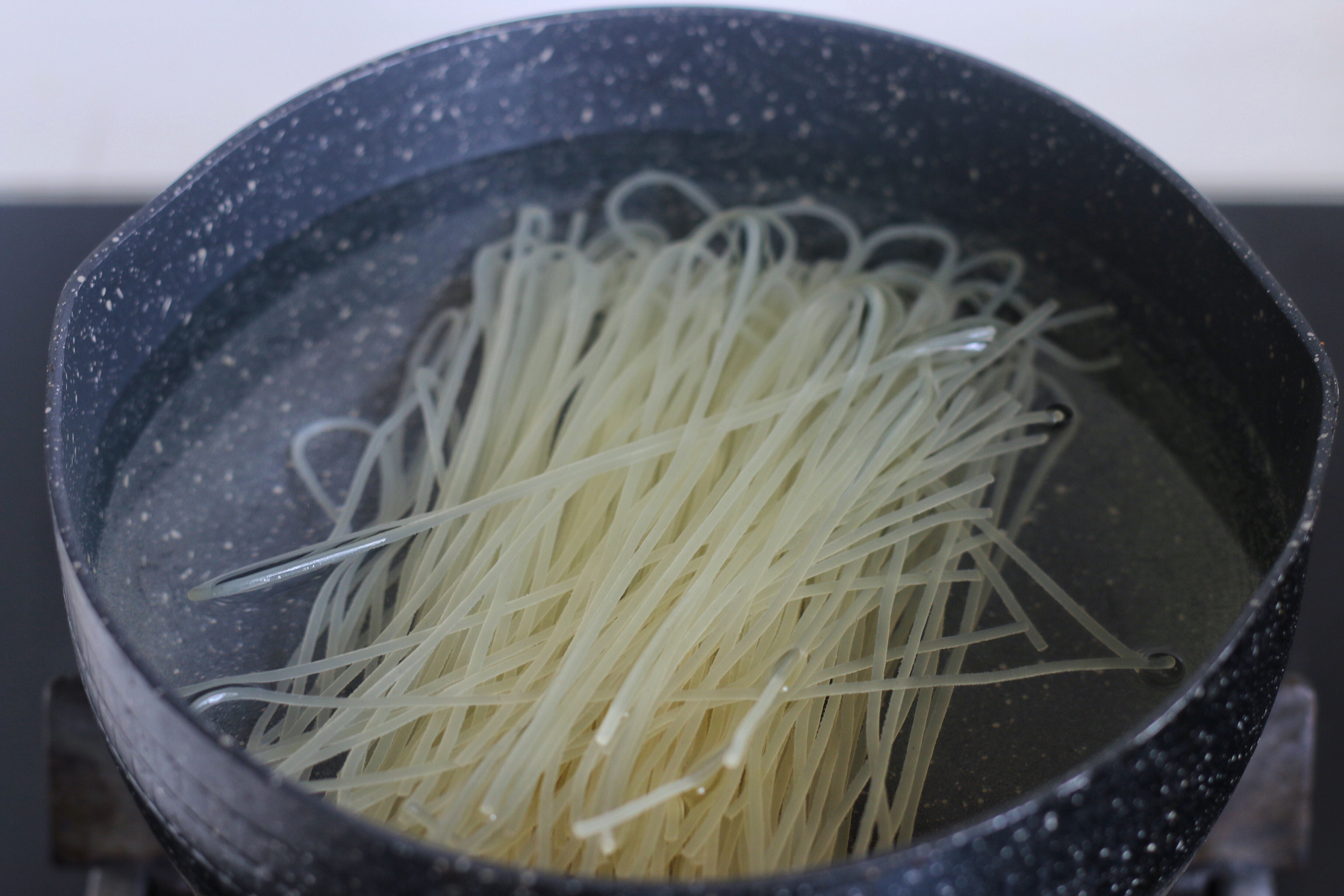 怎么煮出来的螺蛳粉更好吃,吃了过期6个月的螺蛳粉