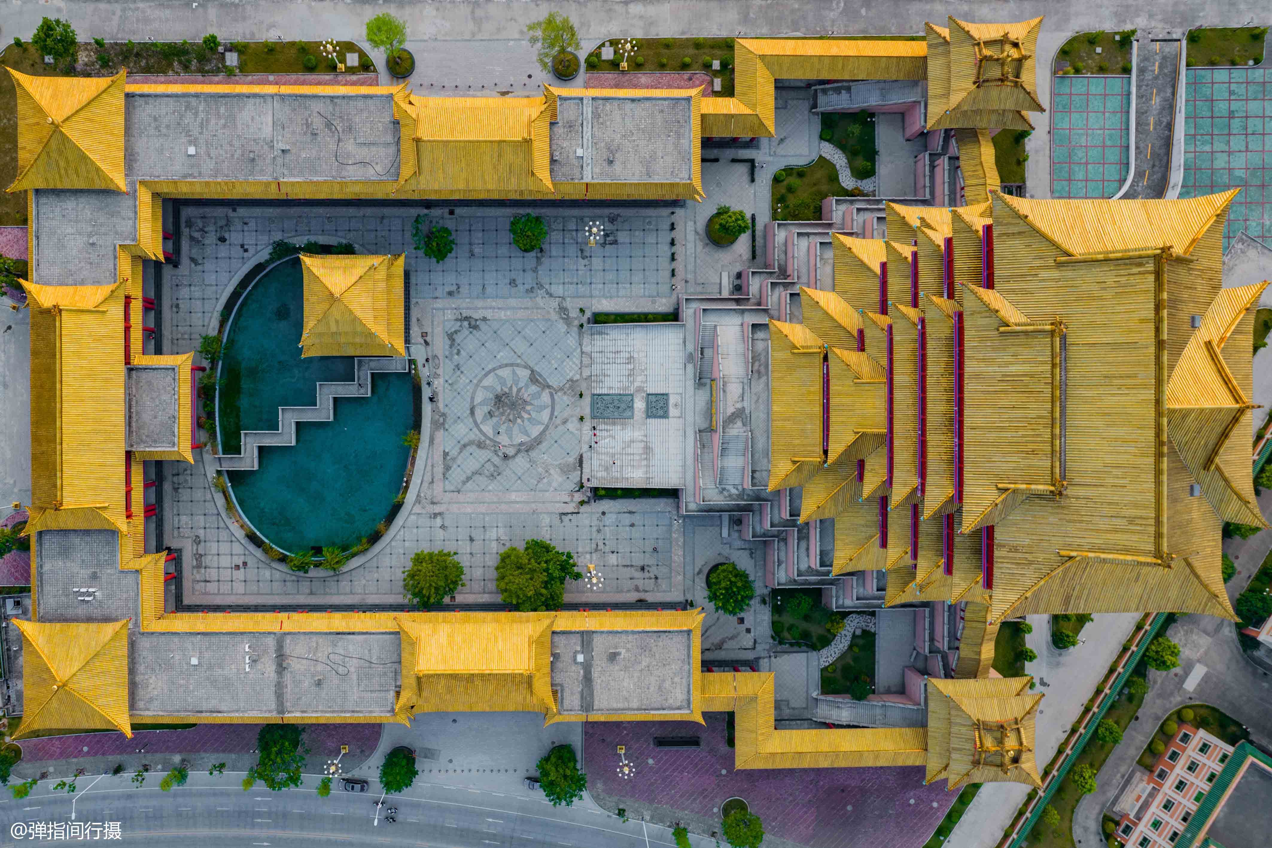 潮州版“黄鹤楼”，由中药世家斥巨资兴建，纪念一位妇幼科女医师