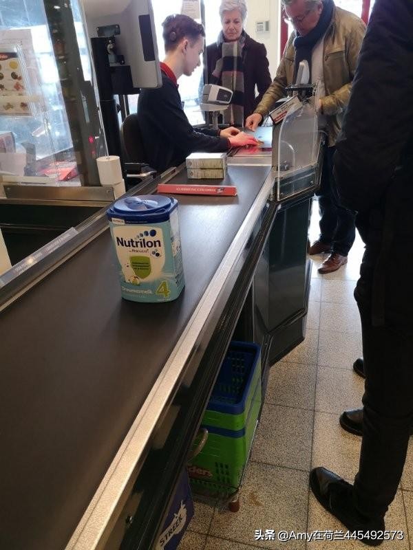 荷兰美素herobaby跟荷兰牛栏哪个好,荷兰牛栏与荷兰美素奶粉对比