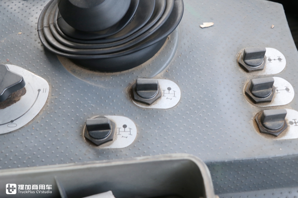 奔驰卡车和北奔,北奔重卡和奔驰一样吗