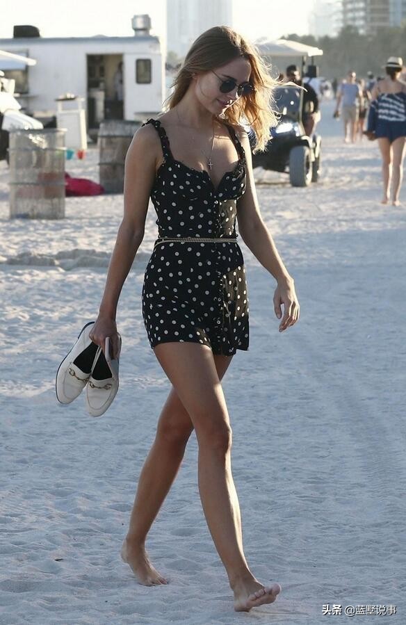 金伯利加纳惊艳美图,金伯利加纳腹肌图片