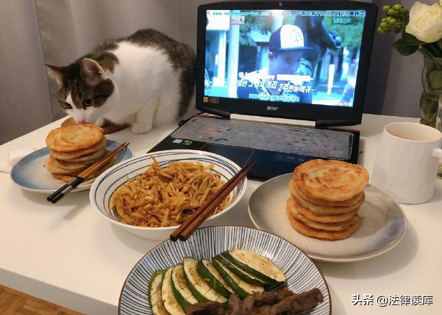 一个反击猥琐男同学的女孩，与她清新的勇气