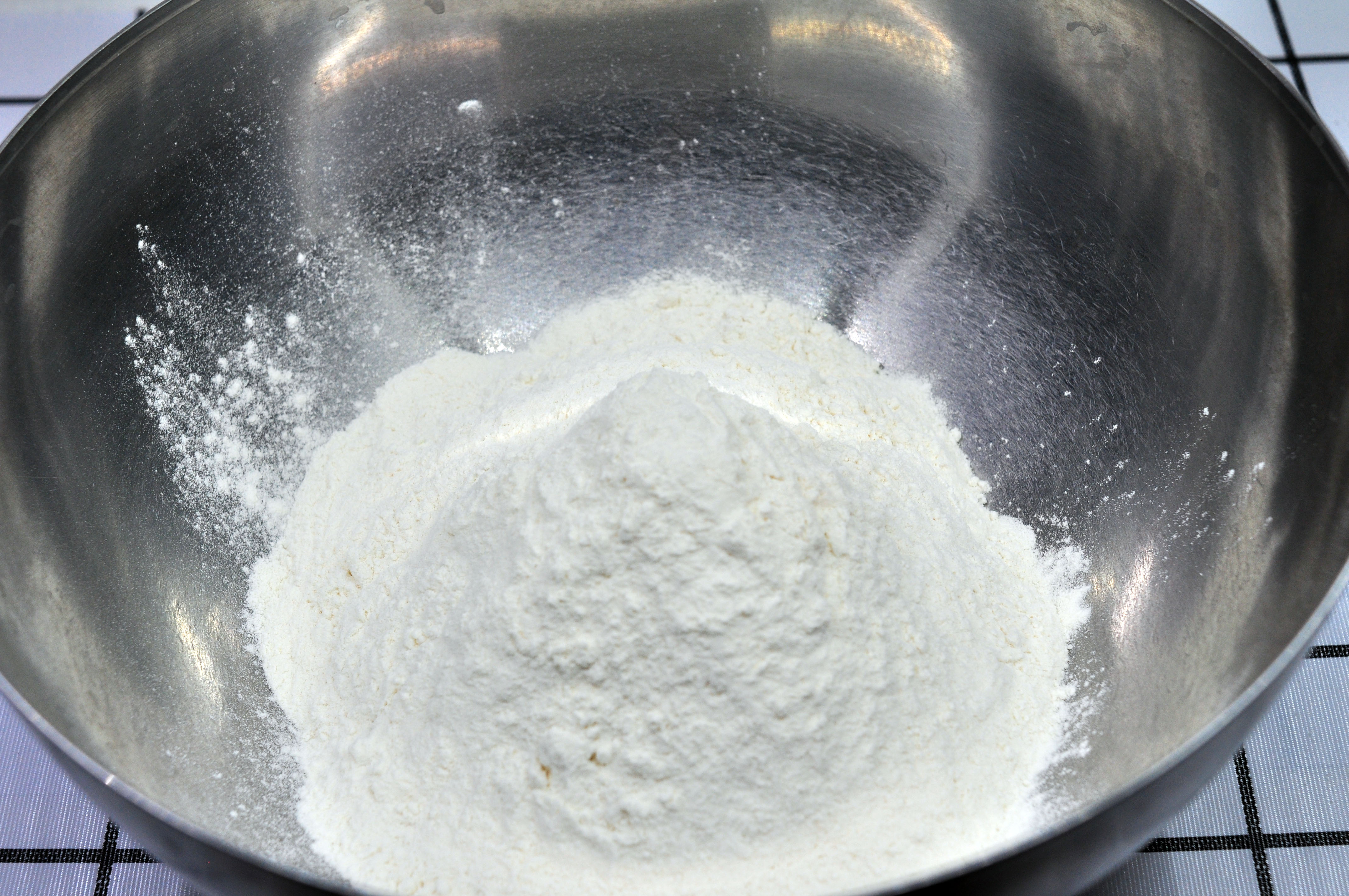 只需两步教你炸出酥脆好吃的油条,在家做一个油炸酥脆的油条