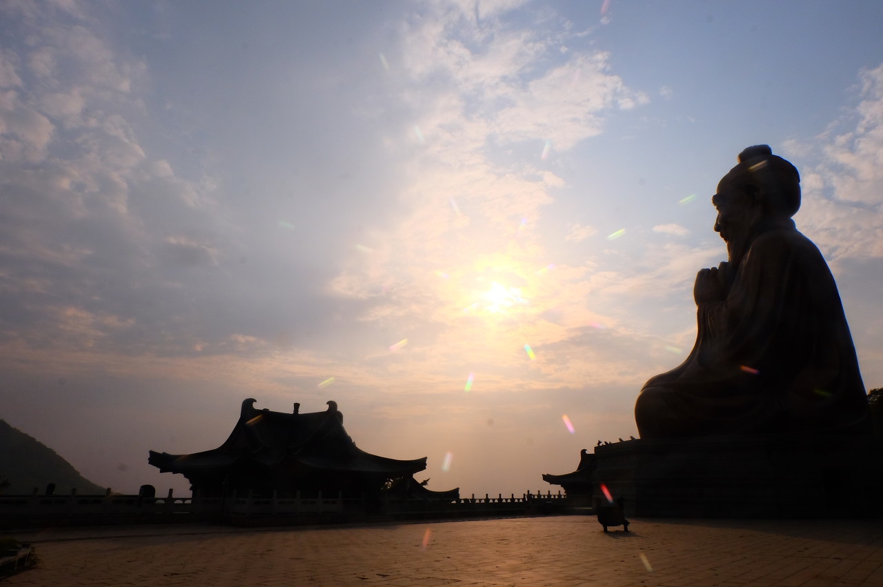 骊姬啊骊姬，正因你的妖魅惑主与谗言，成就了未来的五霸之一重耳