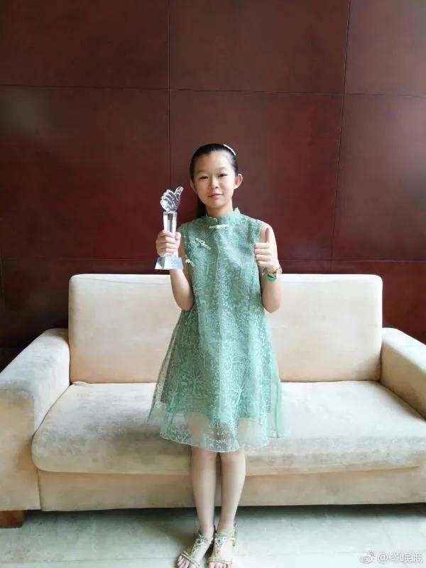 天才少女一个月写诗二千首,天才少女每天2000首诗