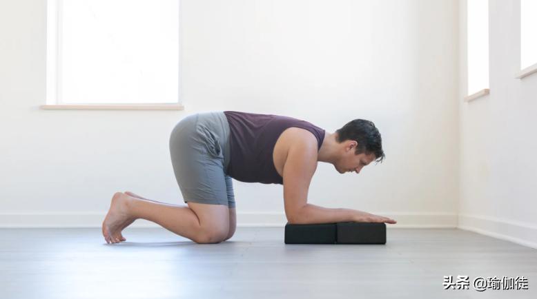 手腕疼痛可以练什么瑜伽,手腕疼的瑜伽康复动作
