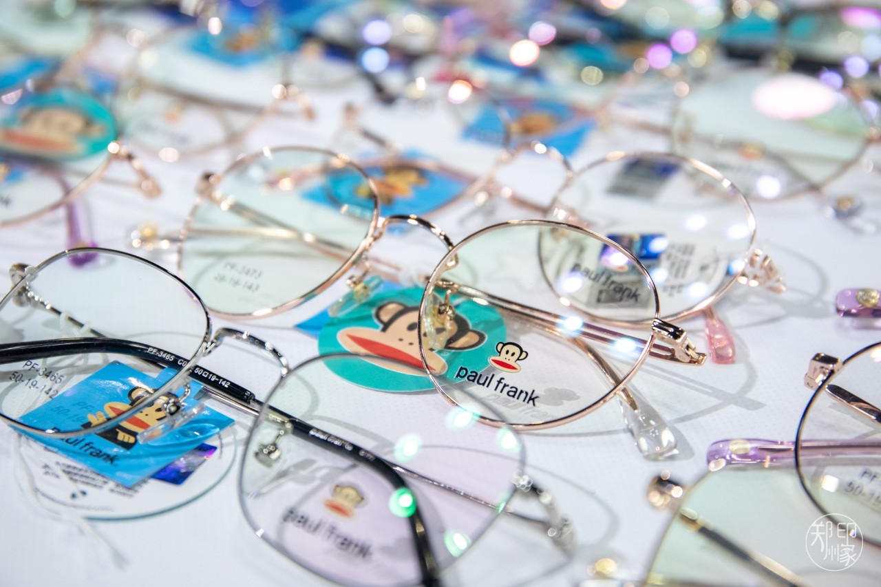 omg新眼镜,omg眼镜推荐