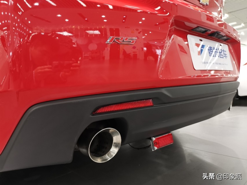 大黄蜂跑车科迈罗敞篷版高配,科迈罗大黄蜂敞篷版噪音大吗