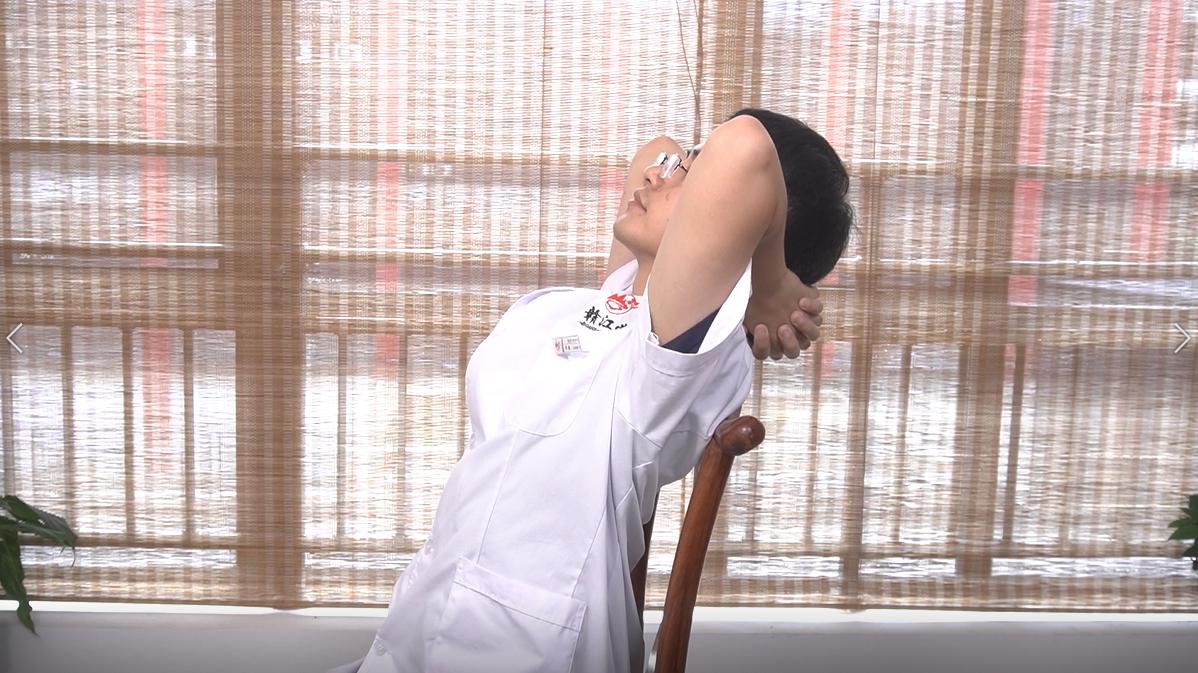 有点弯腰驼背怎么矫正,成年人弯腰驼背矫正有效方法