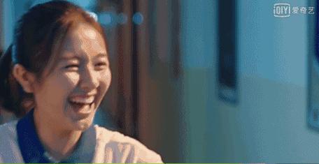 老姐姐跪了，1998年出生的杨超越已经用上3000的LaPrairie眼霜了