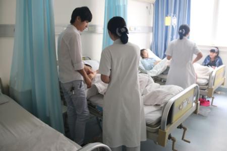 胎儿38周检查多囊肾但是羊水不少,怀孕21周羊水太少引产