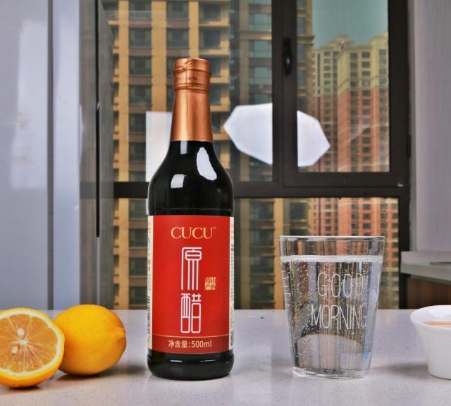 衣服怎么放才不会发霉起霉点,衣服发霉用白醋洗掉霉斑真的吗