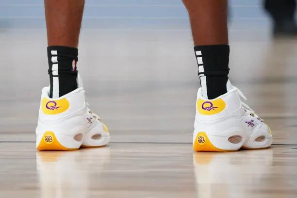 nba球员上脚雄鹿队球鞋科比很帅,nba球星上脚球鞋塔克