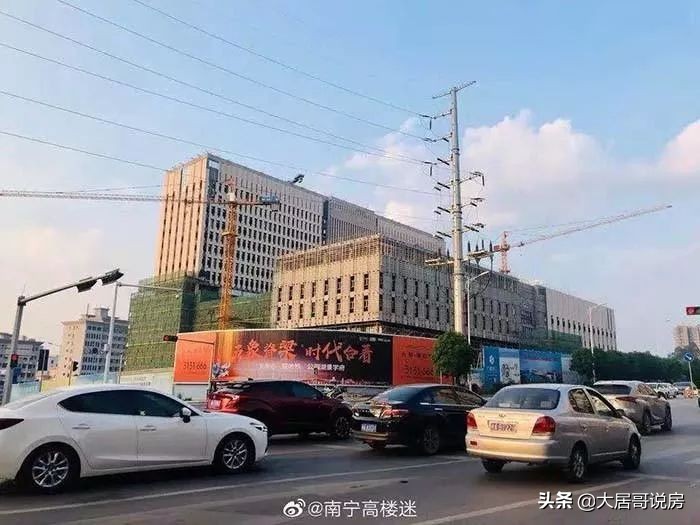 广西南宁市青秀区凤岭北路烂尾楼,南宁凤岭医院何时能完工呢