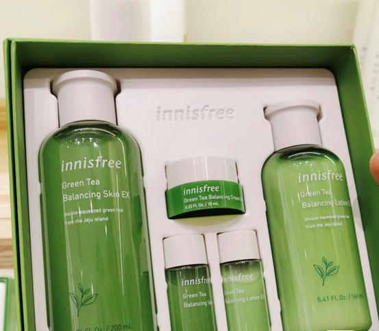 ahc水乳和德妃紫苏哪个好用 (豆豆本豆水乳推荐悦诗风吟)