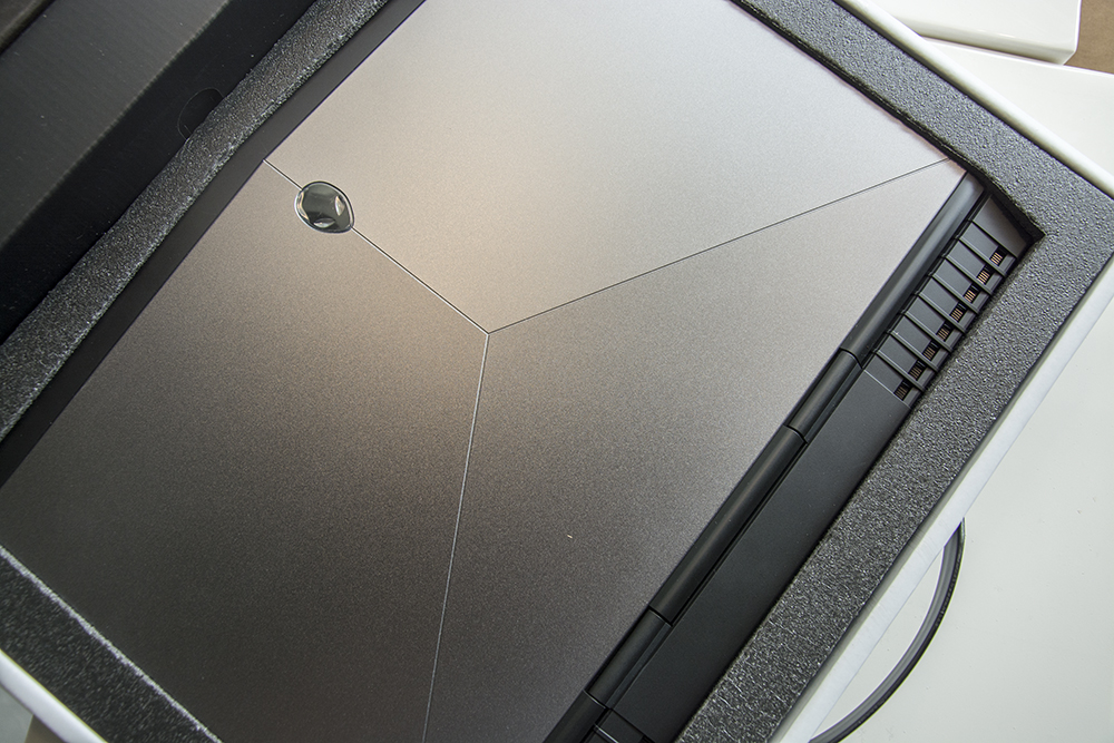 十万元外星人笔记本,外星人15r4