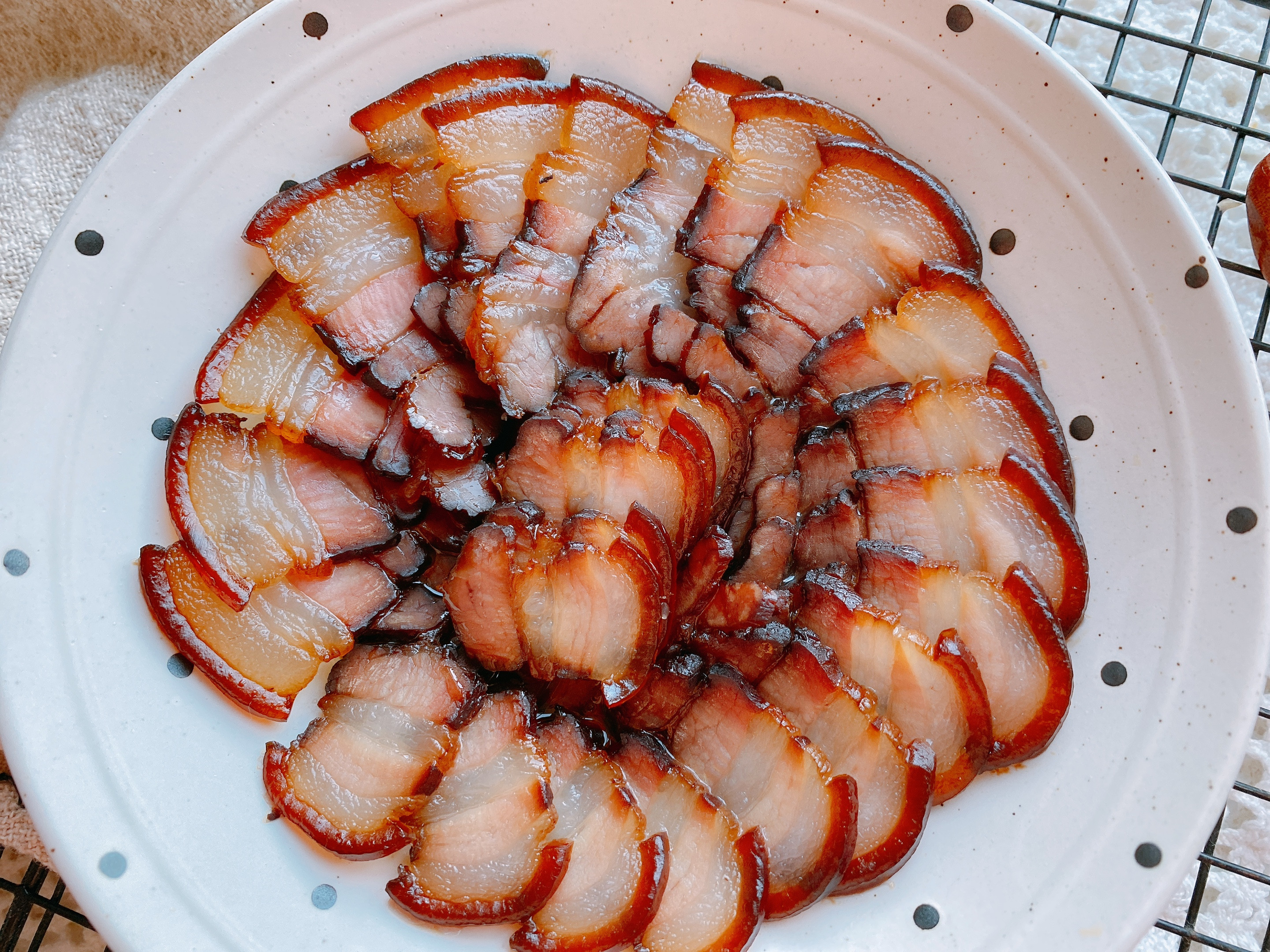 几十年的酱油肉配方，4个技巧，咸度适中，色泽红亮比腊肉更好吃