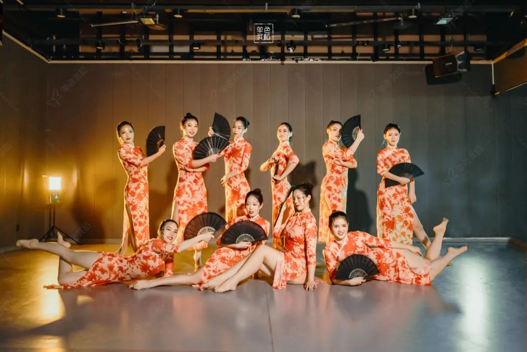 中国舞跳街舞是什么体验,中国舞跳爵士是什么体验