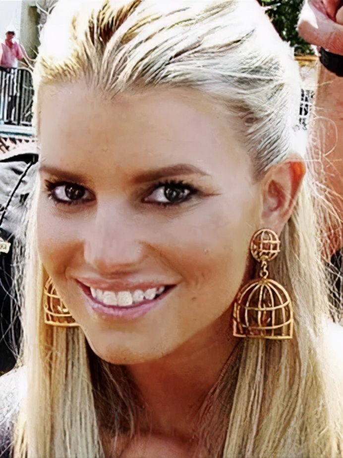 钟楚曦耳环高清图片,钟楚曦耳饰特辑