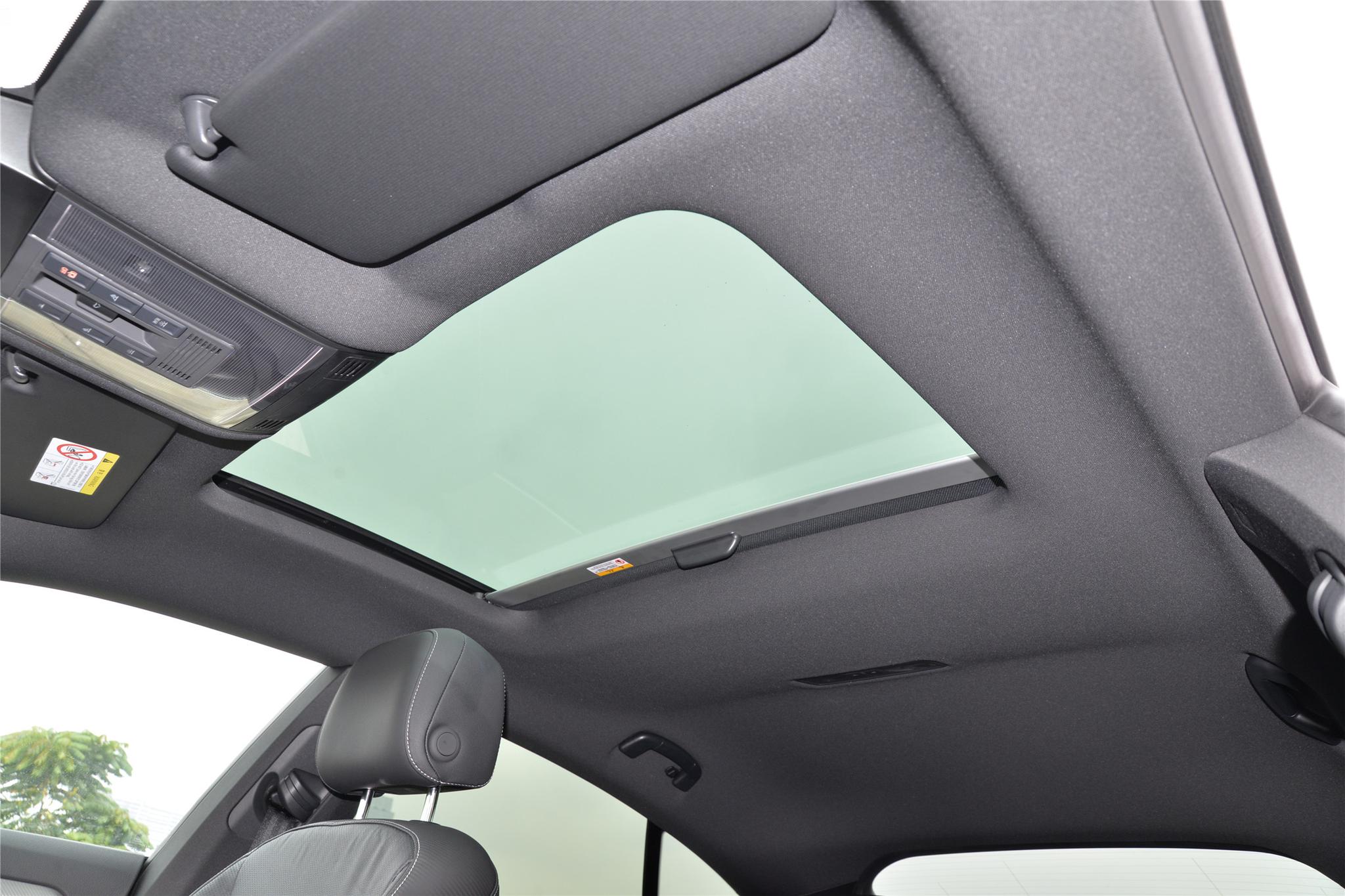 大众cc炫酷内饰图片,大众cc外观详细介绍