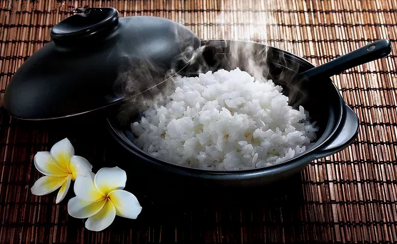 评价米饭好吃怎么说,对米饭赞美与批评的对比