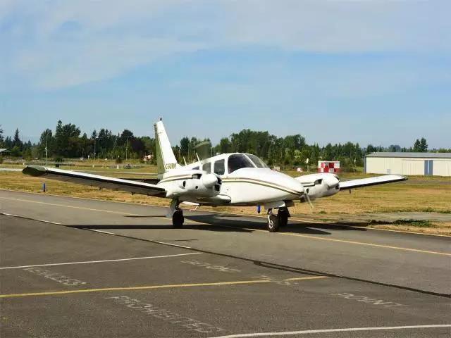 航空飞机的起落架有什么作用,飞机起落架结构及功能