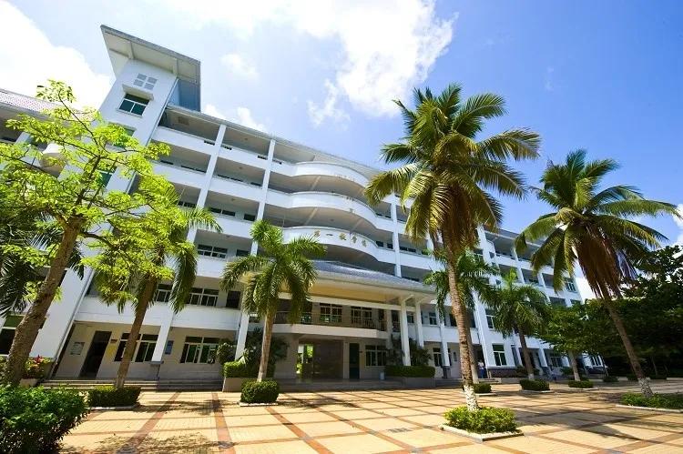 海南中学三亚学校小升初招生简章,海南中学三亚学校初一招生名单