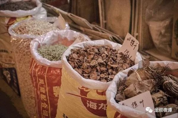 金融行业适合摆地摊吗,金融行业摆地摊