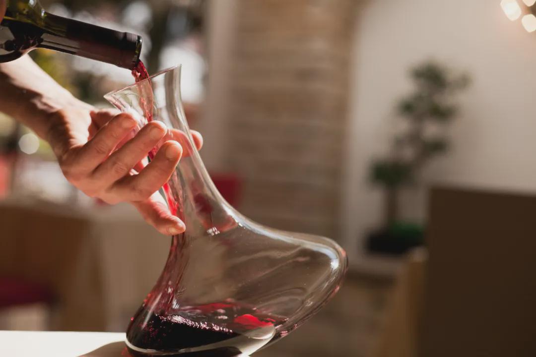 低价进口红酒是真的吗,网上十多块钱的红酒是真的吗