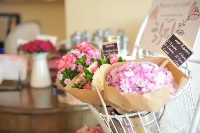 农村花店一个月能挣多少钱,太原开个花店一年能挣多少