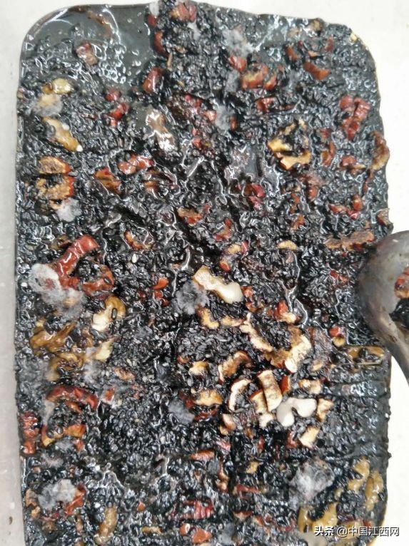 阿胶过期10年了有点发霉,买的阿胶竟然发霉了