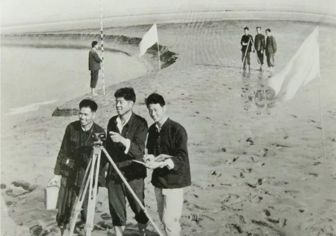 钱塘江从哪里开始变黄,钱塘江长大潮什么原因