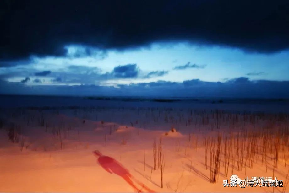 诗人酒馆|余怒：宁愿被剧情中的怪兽一点点吃掉