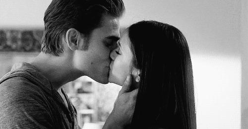 女人让男人着迷的三种方式,女人让男人着迷的几个行为