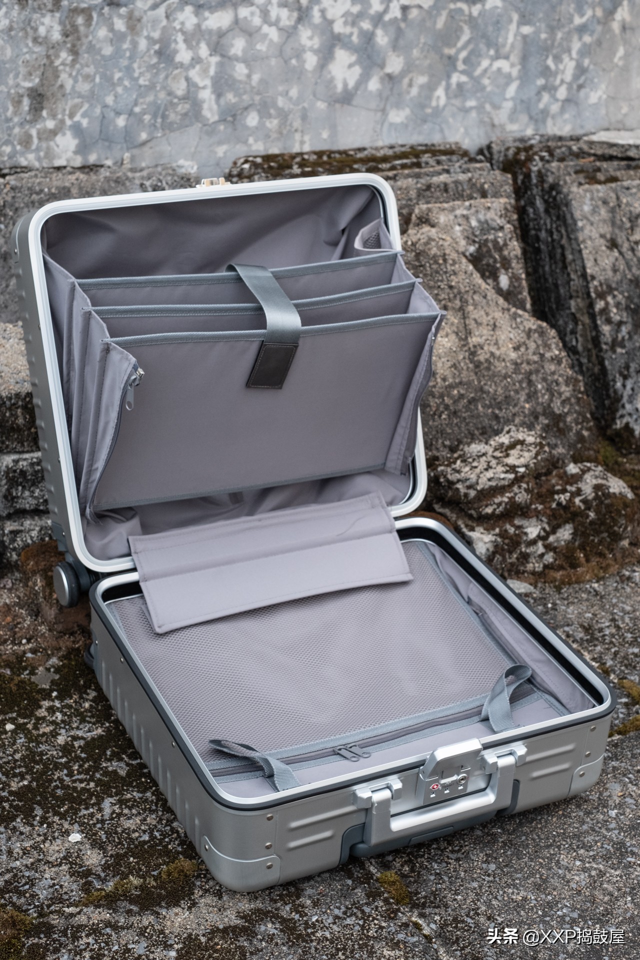 钛镁合金旅行箱,京东京造旅行箱的东西质量怎么样