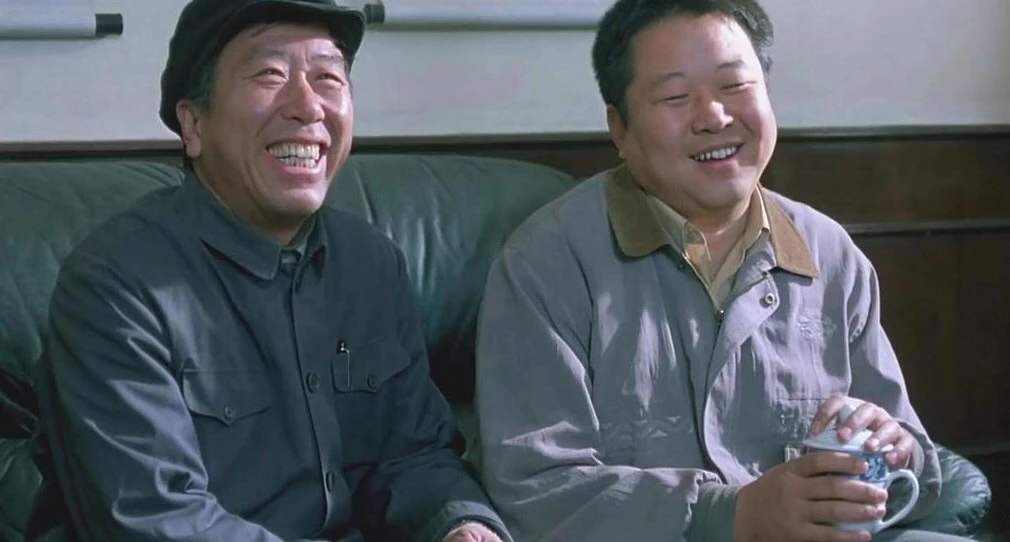 《背靠背脸对脸》豆瓣9.4分，*场官**教科书，临时工能扳倒正局？