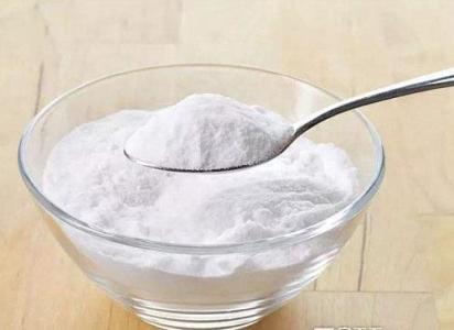 白衣服染上茶渍怎么处理,衣服上面有茶渍怎么解决